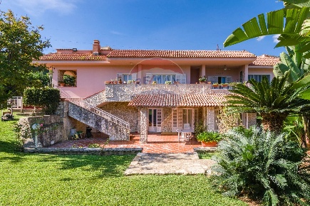 Foto Villa singola in Viale Regione Siciliana Nord Ovest, Palermo Cardillo