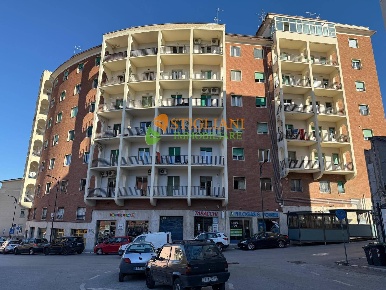 Foto Appartamento in Piazza della Vittoria, Campobasso Semicentro di 160 m²