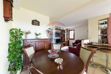 Foto Case semi ndipendenti in Viale Giacomo Matteotti, Ostra di 228 m²