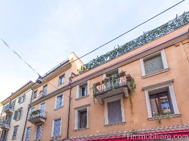 Foto Appartamento in Via Giovanni Zambelli, Verona Centro Storico di 80 m²