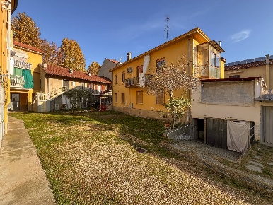 Foto Appartamento in Lungo Po Abellonio, Moncalieri Centro Storico di 75 m²