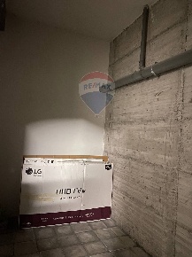 Foto Box in Via Antonio Gramsci, Gravina di Catania Centro di 9 m²