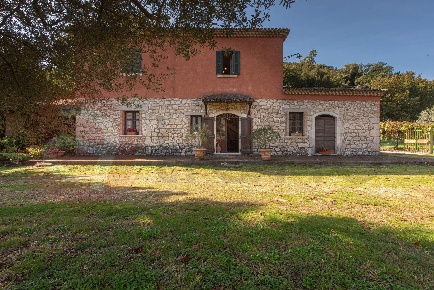 Foto Rustico in Via Nevali, Roccasecca di 310 m² con 9 locali in vendita