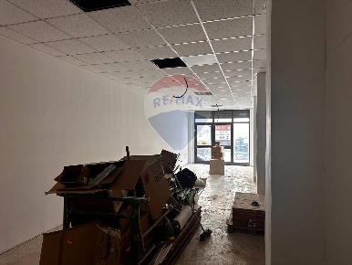 Foto Locale commerciale in via Torre della Catena, Benevento Centro Storico