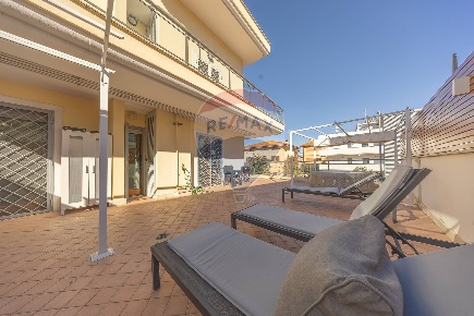 Foto Appartamento in Via Cervia, Fiumicino Fregene di 71 m² con 2 locali