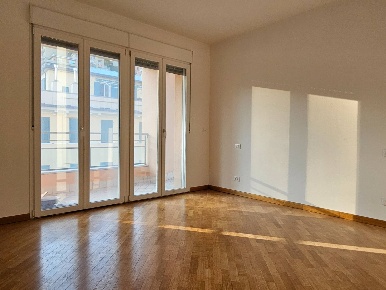 Foto Appartamento in Piazza Raffaele Sopranis, Genova Dinegro di 98 m²