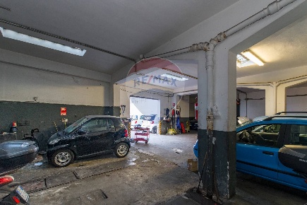 Foto Locale commerciale in Via Villa Sperlinga, Palermo di 286 m²