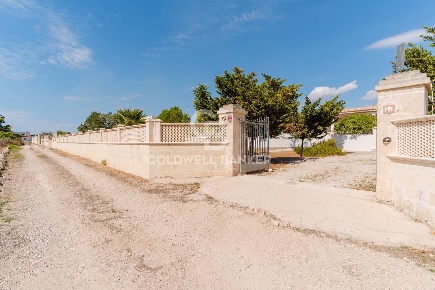 Foto Villa singola in Strada della Contessa Lanfranchi, Maruggio di 300 m²