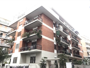 Foto Appartamento in Via Alessandro Luzio, Roma Appio Latino di 83 m²