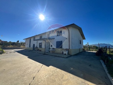 Foto Casa indipendente in C/da Rapinella, Fragneto Monforte di 360 m²