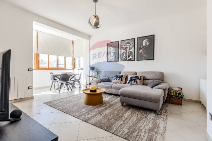 Foto Appartamento in via Londra, Quartu Sant'Elena Quartu di 93 m²