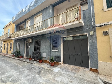 Foto Casa indipendente in via Roma, Pachino Marzameni di 172 m² in vendita