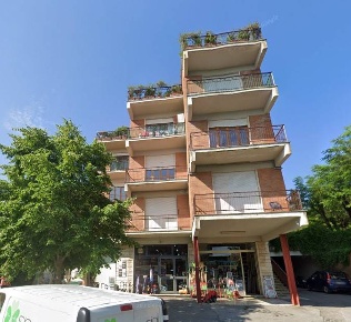 Foto Locale commerciale in Viale Giuseppe di Vittorio, Chianciano Terme