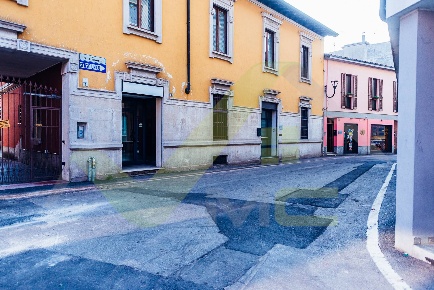 Foto Negozio in VIA S. AMBROGIO, Melzo di 120 m² in vendita