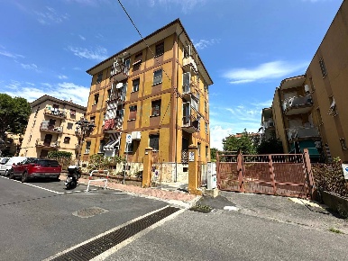 Foto Appartamento in via savona, Albenga Centro di 75 m² con 4 locali