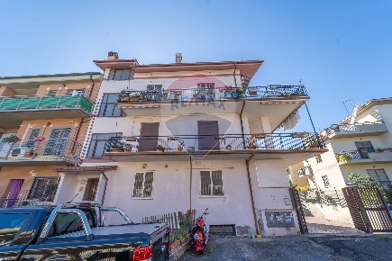 Foto Appartamento in Via Santorre di Santarosa, Marino di 130 m² in vendita