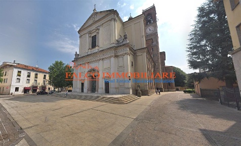 Foto Negozio in Piazza Conciliazione, Desio di 530 m² con 1 locali