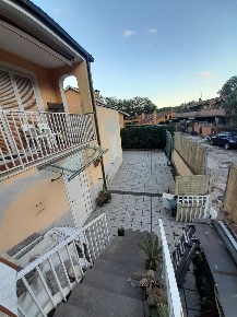 Foto Villa a schiera a Manziana di 160 m² in vendita