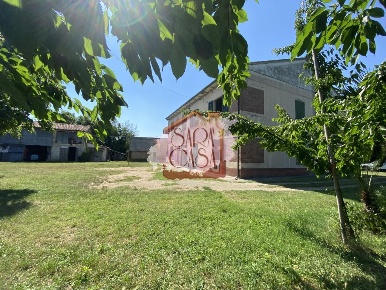 Foto Casa indipendente a Cotignola di 384 m² con 8 locali in vendita