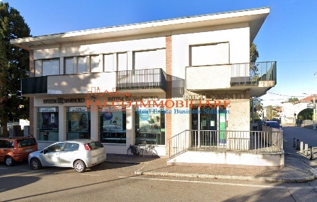 Foto Negozio a Varese di 168 m² in affitto