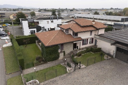 Foto Villa unifamiliare in via giovanni zanelli, Palazzolo sull'Oglio