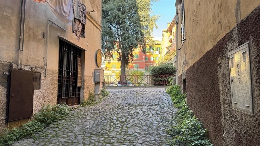 Foto Magazzino in Via Castro Pretorio, Albano Laziale Centro Storico