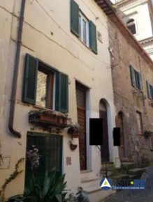 Foto Appartamento in Via Castel Vecchio 8 01012 Capranica VT Italia, Centro