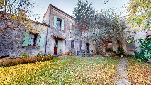 Foto Appartamento in via Tito Livio, Teolo Centro di 178 m² con 5 locali