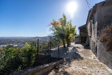 Foto Case semi ndipendenti in Via Piagge, Castelplanio di 76 m² in vendita