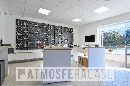 Foto Ufficio in Garibaldi, Pedrengo Centro di 103 m² con 1 locali