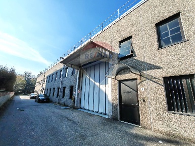 Foto Capannone industriale in VIA QUINTINO SELLA, Busto Arsizio di 145 m²