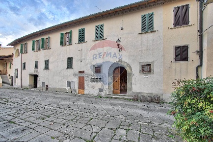 Foto Appartamento in VIA MAGIOTTI, Bucine di 145 m² con 6 locali in vendita