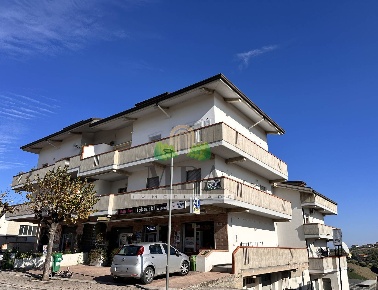 Foto Appartamento in Viale Roma, Torano Nuovo Centro di 100 m² con 6 locali