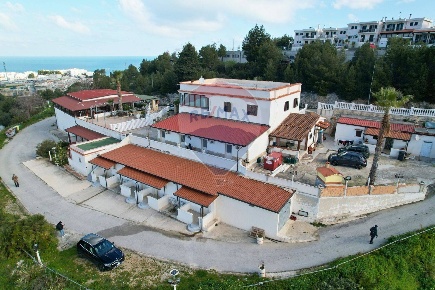 Foto Appartamento in Località Pietra della Madonna, Peschici di 500 m²