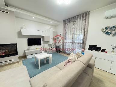 Foto Villa a schiera in Via Anita Garibaldi, Reggio nell'Emilia di 195 m²