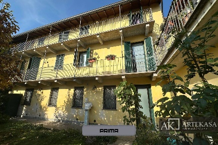 Foto Villa unifamiliare in Via Turbigo, Novara Pernate di 300 m² in vendita