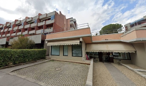 Foto Locale commerciale in Via Oreste Lizzadri, Siena di 105 m² in vendita