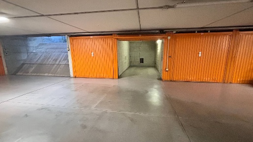 Foto Box in Via Del Burchiello, Milano Vercelli - Wagner di 13 m²