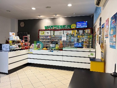 Foto Attività commerciale in Via C. Battisti 13, Martinsicuro Centro