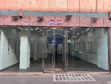 Foto Locale commerciale in Corso Cavour, Bari Murat di 268 m² in vendita