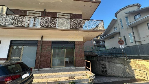 Foto Locale commerciale a Mercogliano di 85 m² con 1 locali in vendita