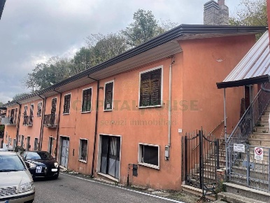 Foto Case semi ndipendenti a Capriglia Irpina di 90 m² con 3 locali