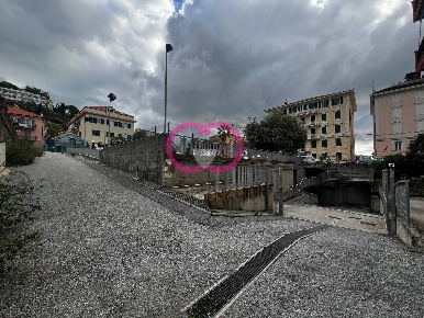 Foto Box in Via Marconi, Varazze Centro di 27 m² con 1 locali in vendita
