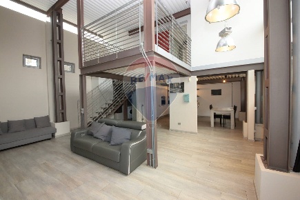 Foto Loft in Via Parini, Legnano San Martino di 122 m² con 2 locali