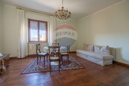 Foto Appartamento in Via Umbria, Cupramontana Centro di 94 m² con 4 locali