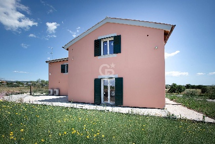 Foto Villa singola in Strada Castel D'Asso, Viterbo di 305 m² con 6 locali