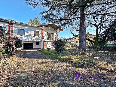 Foto Villa singola in Via Lussemburgo, Ispra Barza di 200 m² con 4 locali