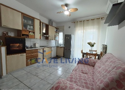Foto Appartamento in Via Petrarca, Cesano Boscone Centro di 55 m²