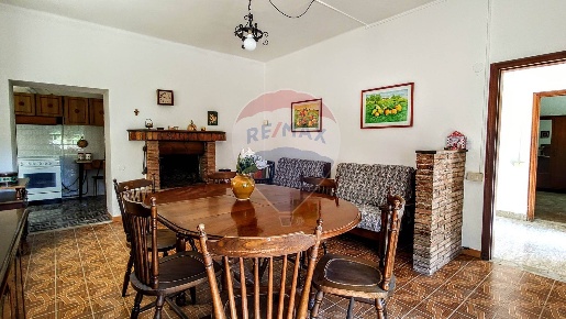 Foto Casa indipendente in Frazione Sant'Elia, Fabriano Sant'elia di 200 m²