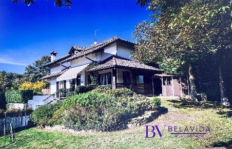 Foto Villa singola in Via Cardia, Gignese Vezzo di 234 m² con 5 locali